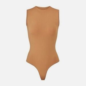 Skims essential bodysuit camel